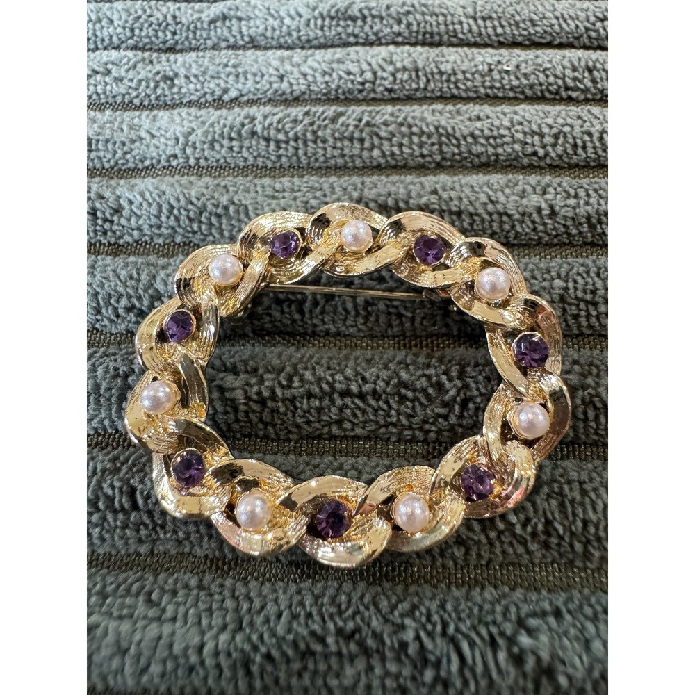 Gerry's‎ Gold Tone Circle Brooch Pin Faux Pearls & Amethyst Rhinestones